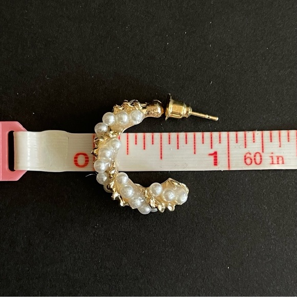 Small Gold Pearl Hoop Fashion Earrings - NWT - Picture 6 of 6